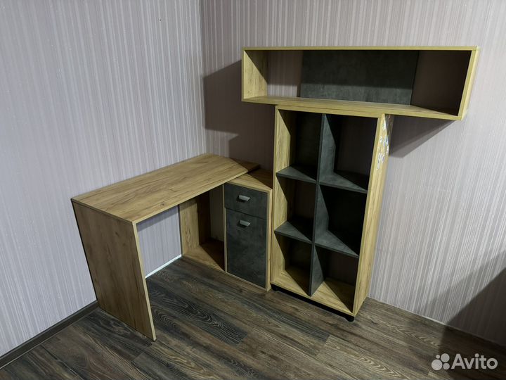 Письменный стол