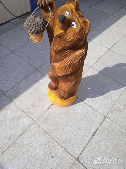 Медведь из дерева