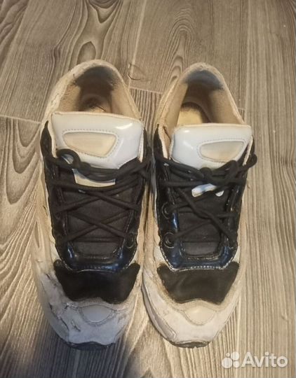 Модная спортивная обувь