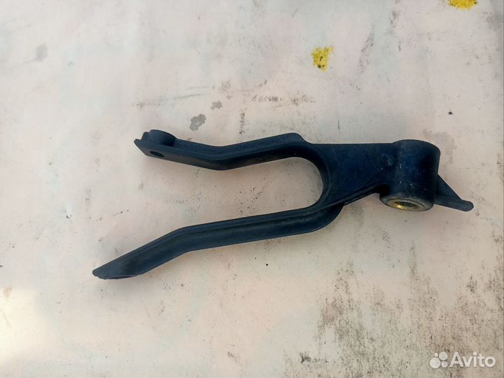 Кронштейн радиатора opel astra h