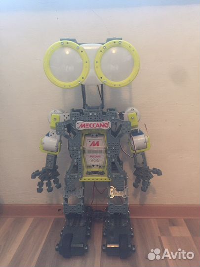 Робот Меканоид