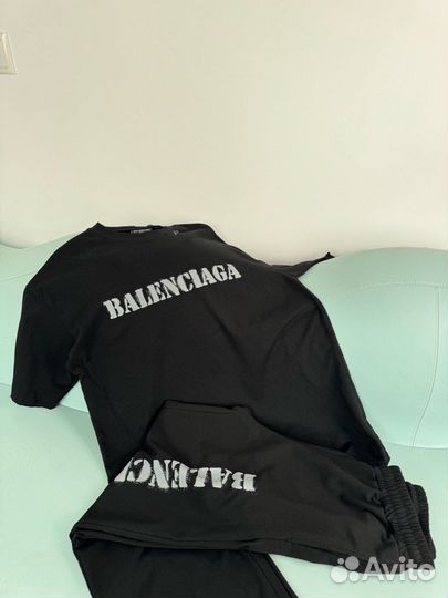 Костюм balenciaga