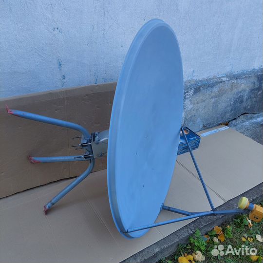 Спутниковая антенна с мотоподвесом