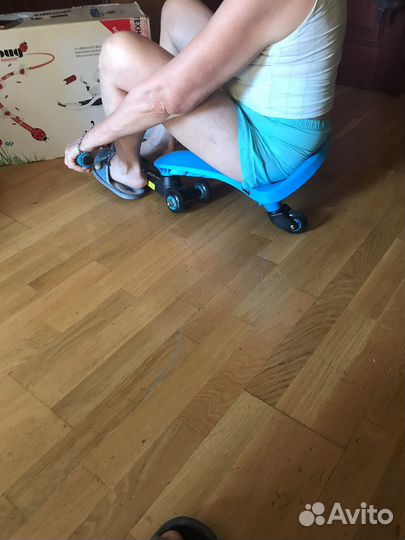 Самокат упавляеться движением рук и телом 3-12 лет