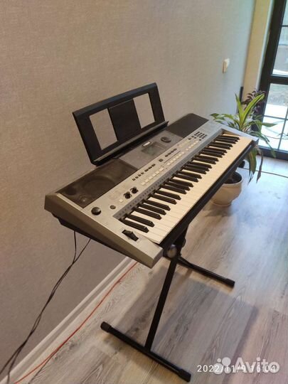 Синтезатор yamaha psr e443