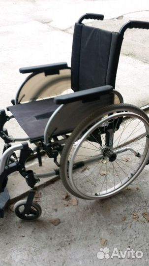 Продам инвалидную коляску