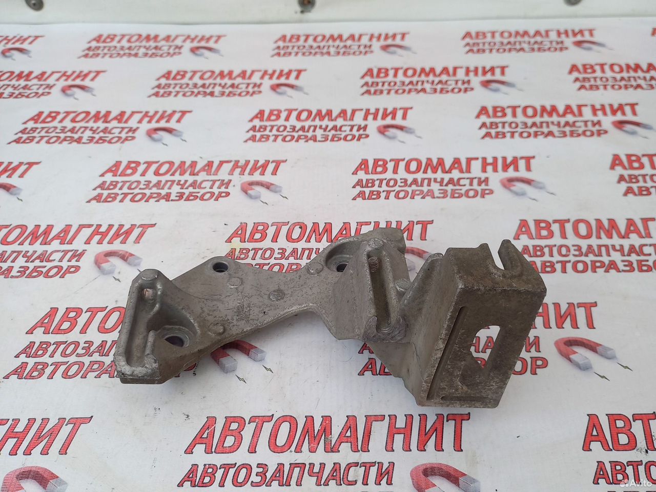 Кронштейн крепление генератора Рено Дастер 2 1.6