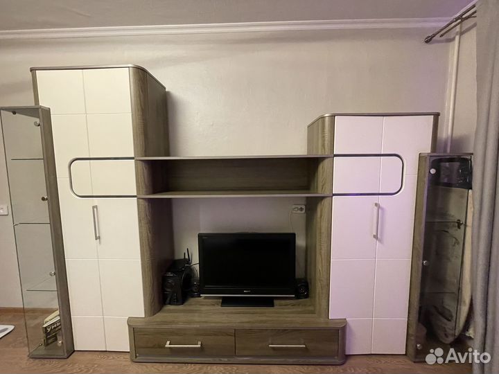 Стенка в гостиную