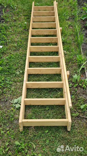 Деревянная готовая лестница