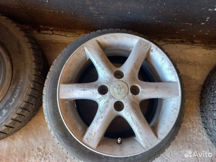 Диски r14 тойота. 4100,Один разбит. Резина зимняя