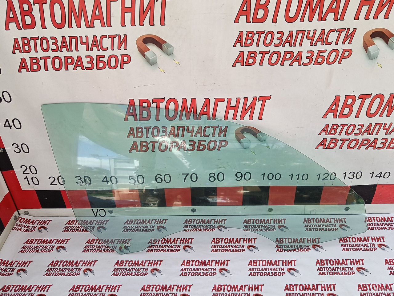 Стекло двери правое Форд Мустанг 6 дефект