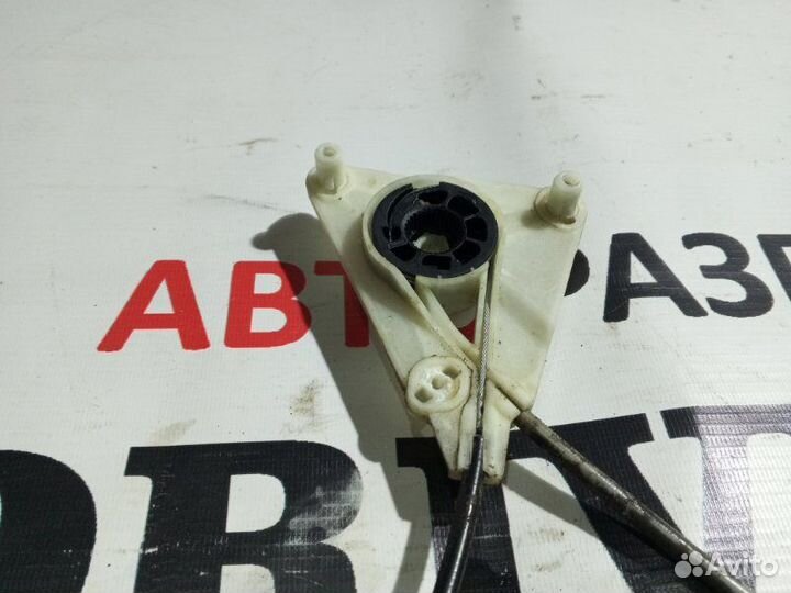 Стеклоподъемник задний левый Volkswagen Polo седан