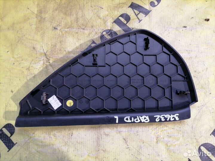Накладка на торпедо (панели) Skoda Rapid 2013-2020
