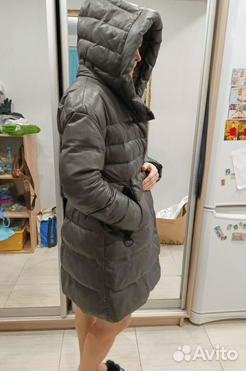 Женский кожаный пуховик