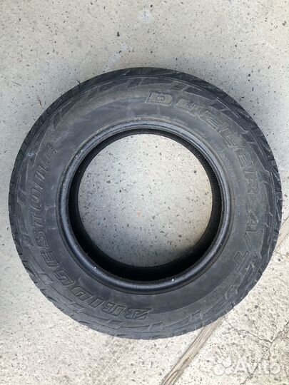 Bridgestone Dueler A/T 697 265/65 R17