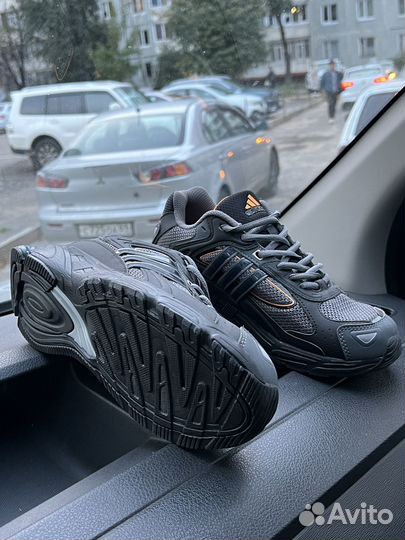 Кроссовки Adidas (41 и 43)