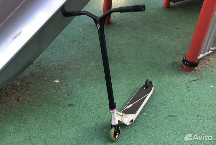 Трюковой самокат парк