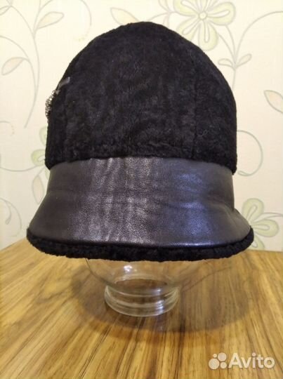 Женская шапка- шляпка