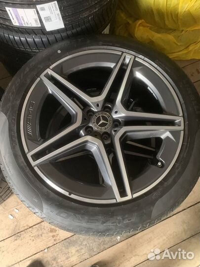 R21 Pirelli P Zero 275/45, PCD 5x112 DIA 66.6