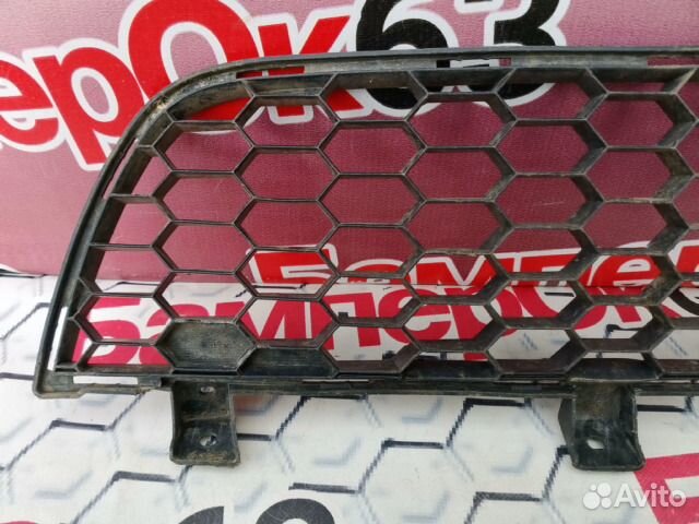 Решетка бампера передний Mitsubishi L200