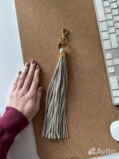 Брелок из замши на сумку или ключи