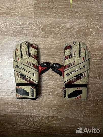 Вратарские перчатки sells