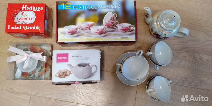 Сервизы,чайники все новое