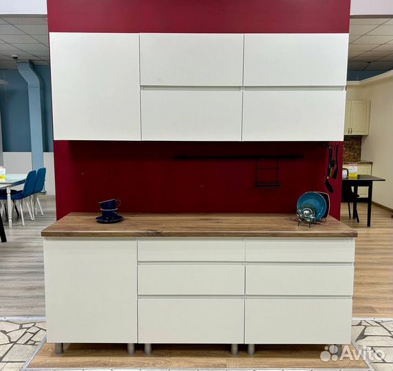 Кухня 2 м белая со столешницей в наличии