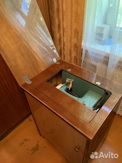 Швейная машина Чайка