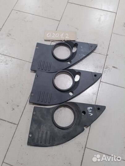 Накладка (кожух) замка капота Land Rover Range Rov