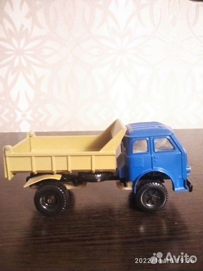 Модель грузовика всего 32 модели