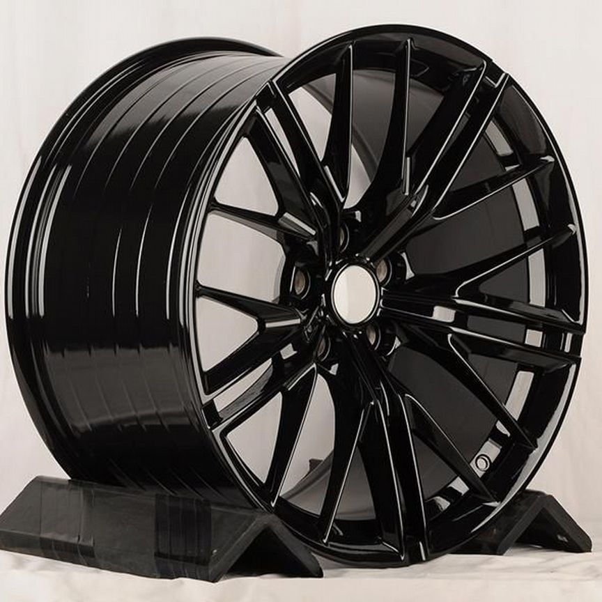 KoKo Kuture 0362 : 10x20 5*120 Et:23 Dia:66,9 Gloss Black