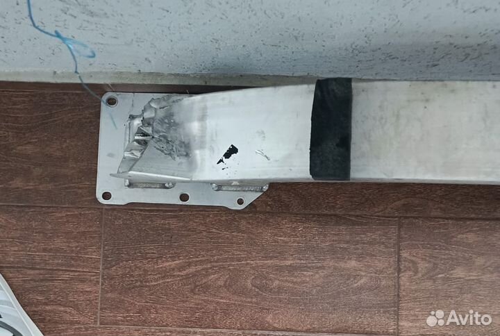 Передний Усилитель бампера granta