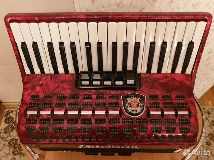 Аккордеон Royal Standard Meteor. Лот 3