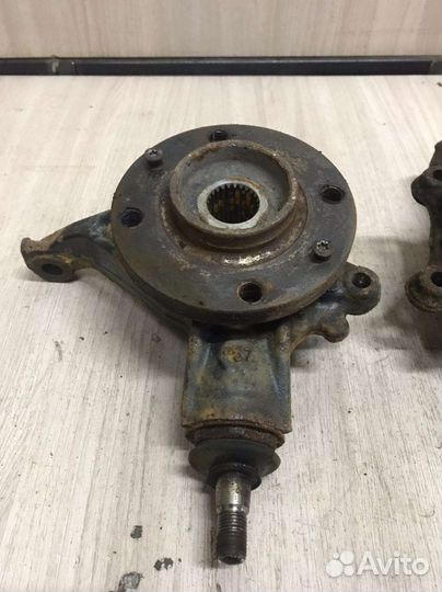 Поворотные кулаки Peugeot 408