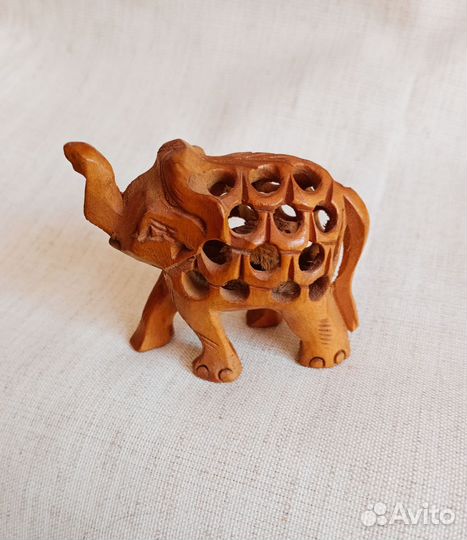 Фигурка прорезная деревяная «слоник»