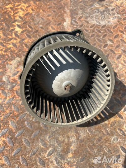 Мотор печки Mazda Bt50 UN8F1 wlaa 2007