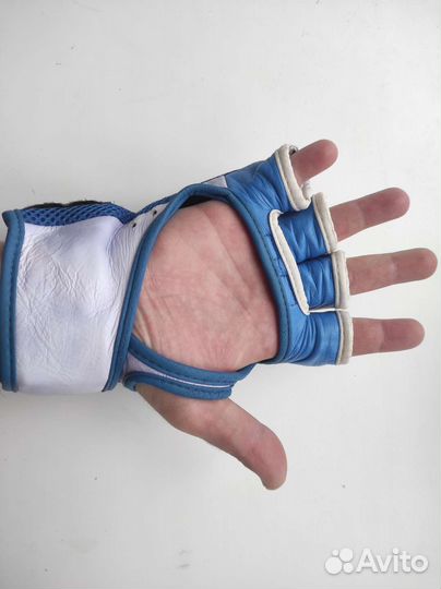 Перчатки для кикбоксинга