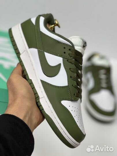 Nike Dunk Low Medium Olive