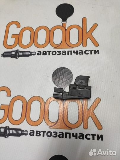 Кнопка стеклоподъемника Nissan Primera P11
