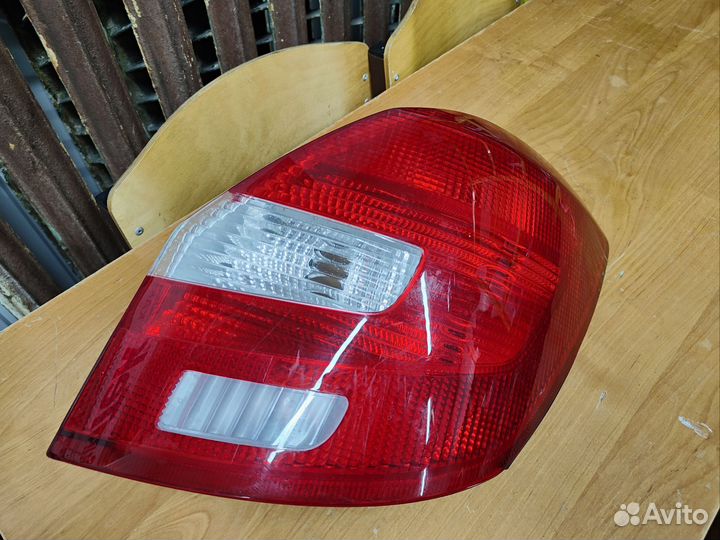 Фонарь задний правый Skoda Fabia 2 (2007-2015)