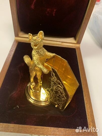 Визитница настольная