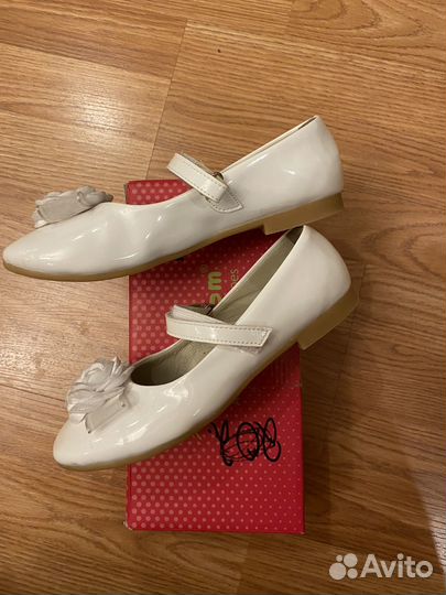 Туфли для девочки праздничные