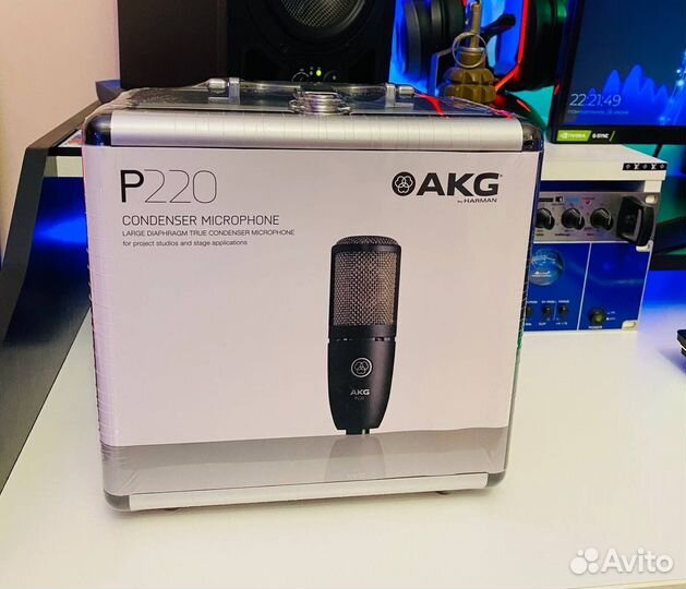 Микрофон AKG P220