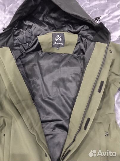 Горнолыжный комбинезон