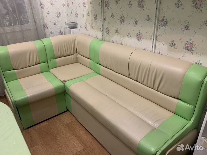 Угловой диван