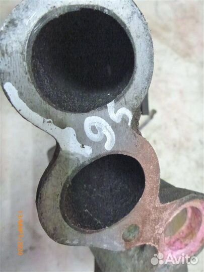 Коллектор впускной Volkswagen Golf MK2 1990