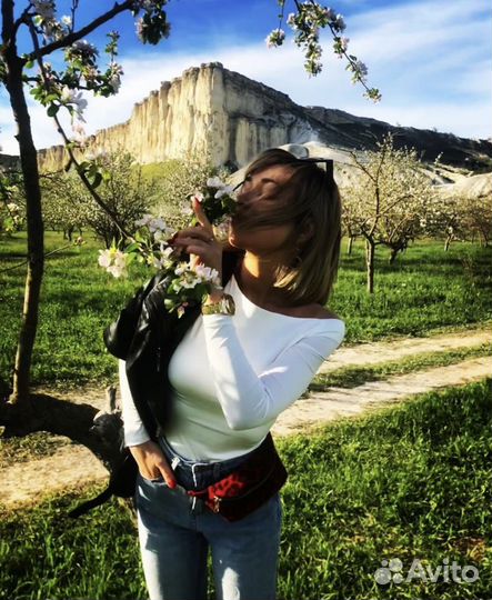 Гольф белый эластичный