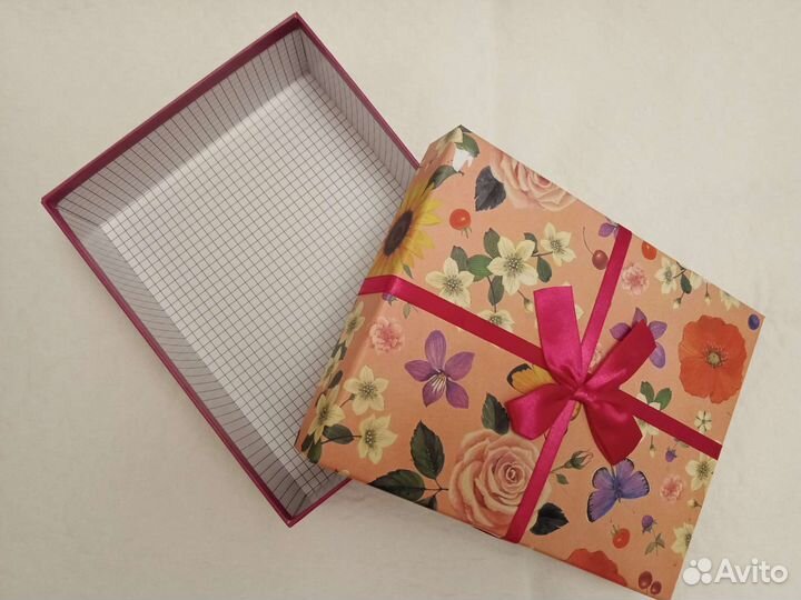 Коробка подарочная