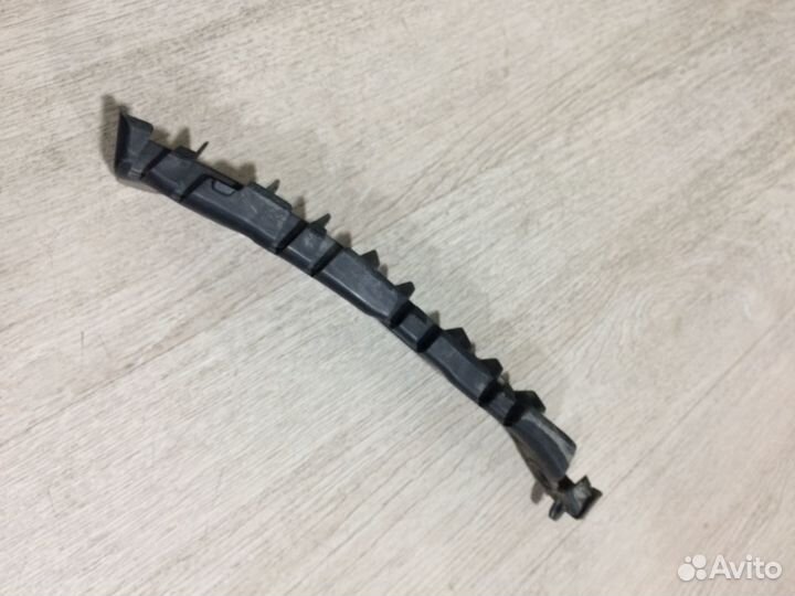 Крепление заднего бампера Шкода Йети yeti левое